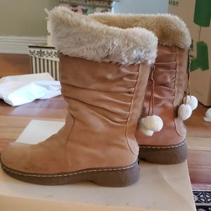 Bass fur lined boots